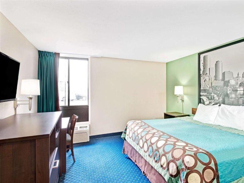 Super 8 By Wyndham Brockton Hotel Exterior photo