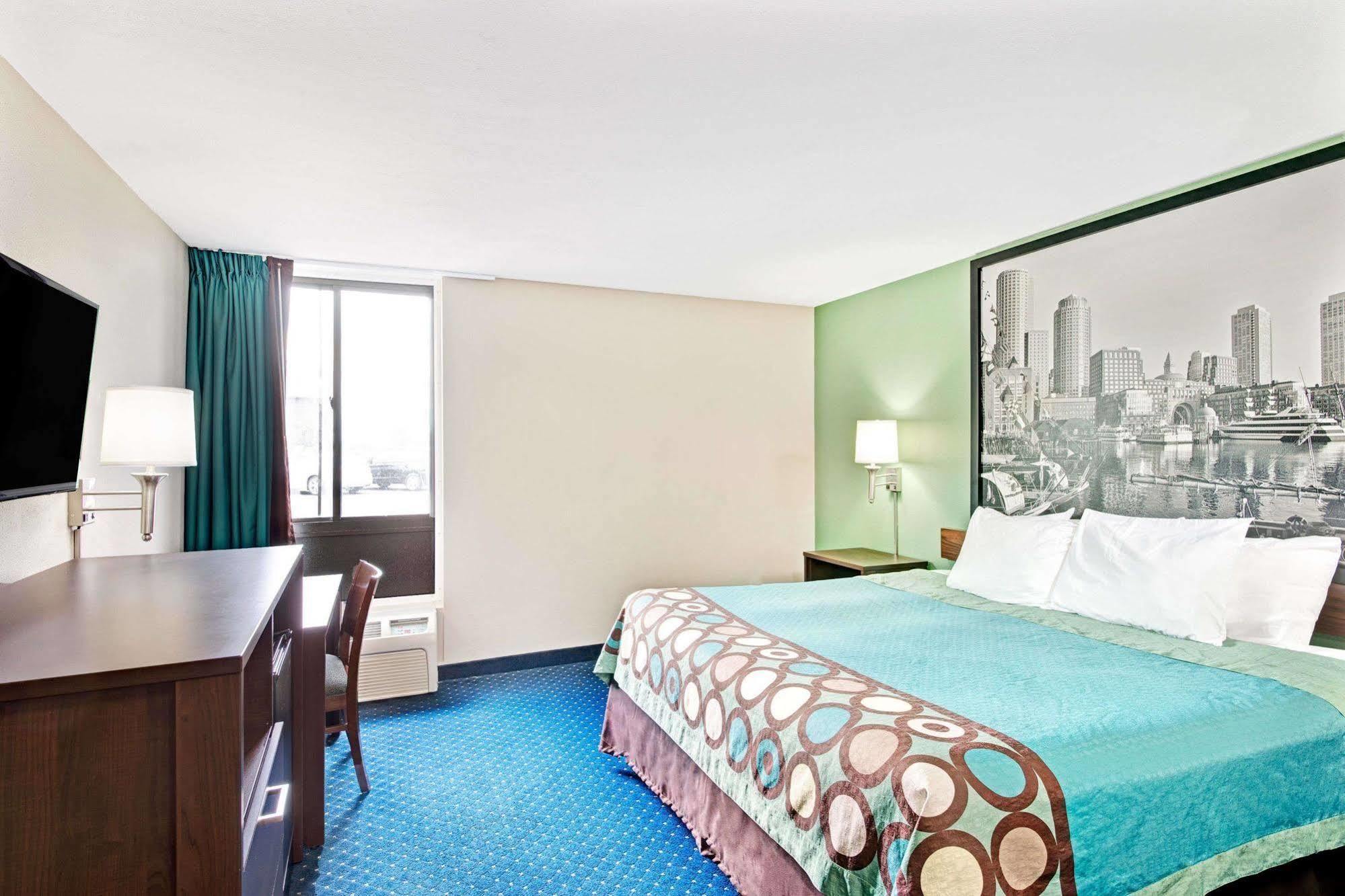 Super 8 By Wyndham Brockton Hotel Exterior photo